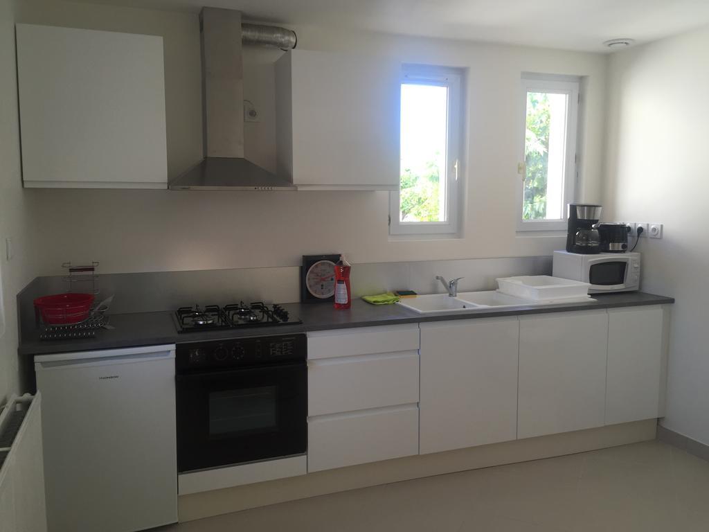 Gite Le Logis Dauphinois Roussillon  ภายนอก รูปภาพ